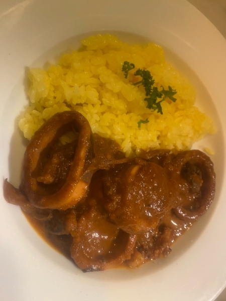 イカのセート風煮込み　ターメリックライス添え